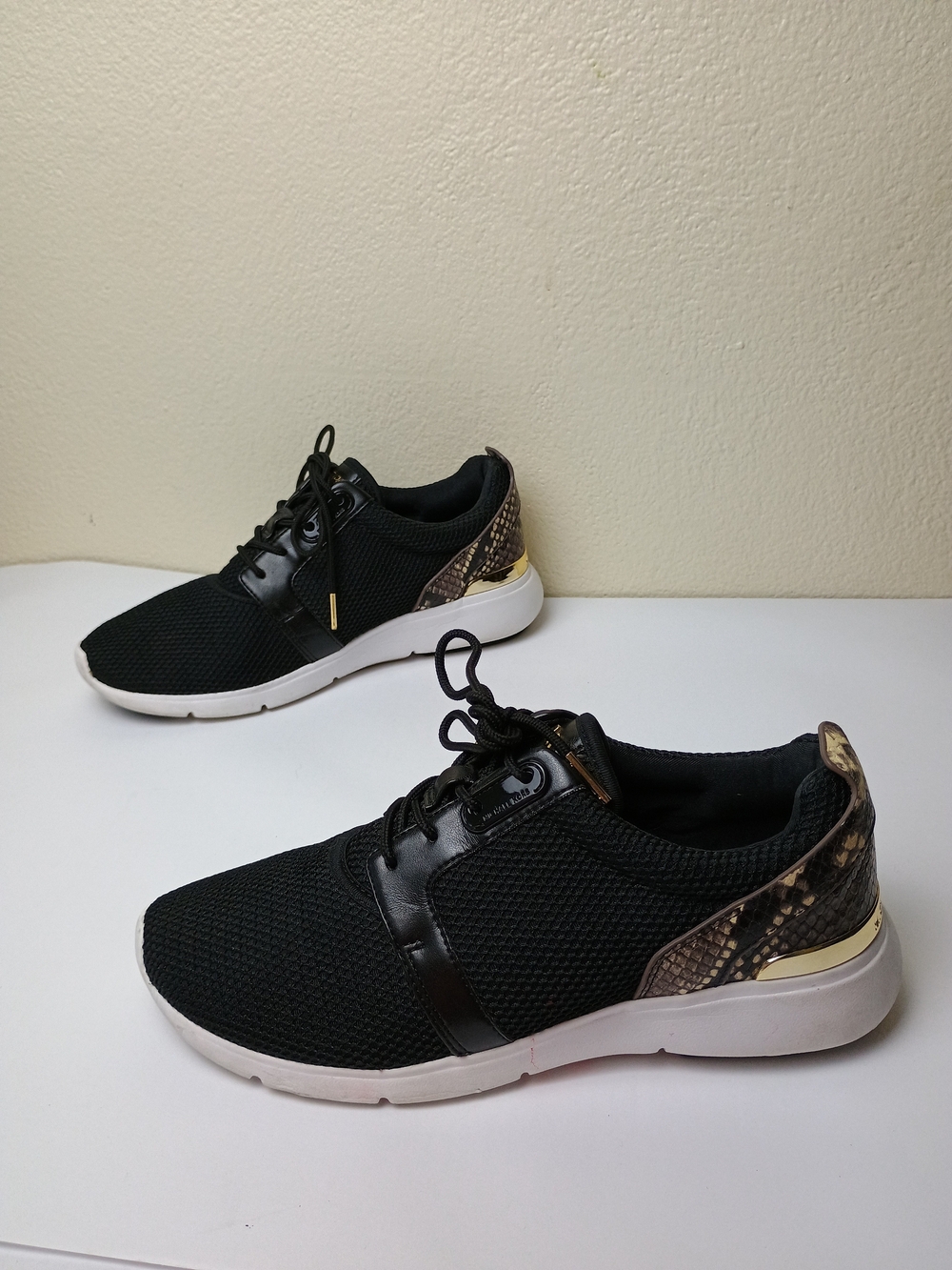 Michael Kors Amanda 8M Black Mesh Trainer Sneakers Snake-Print Heel Gold Accent